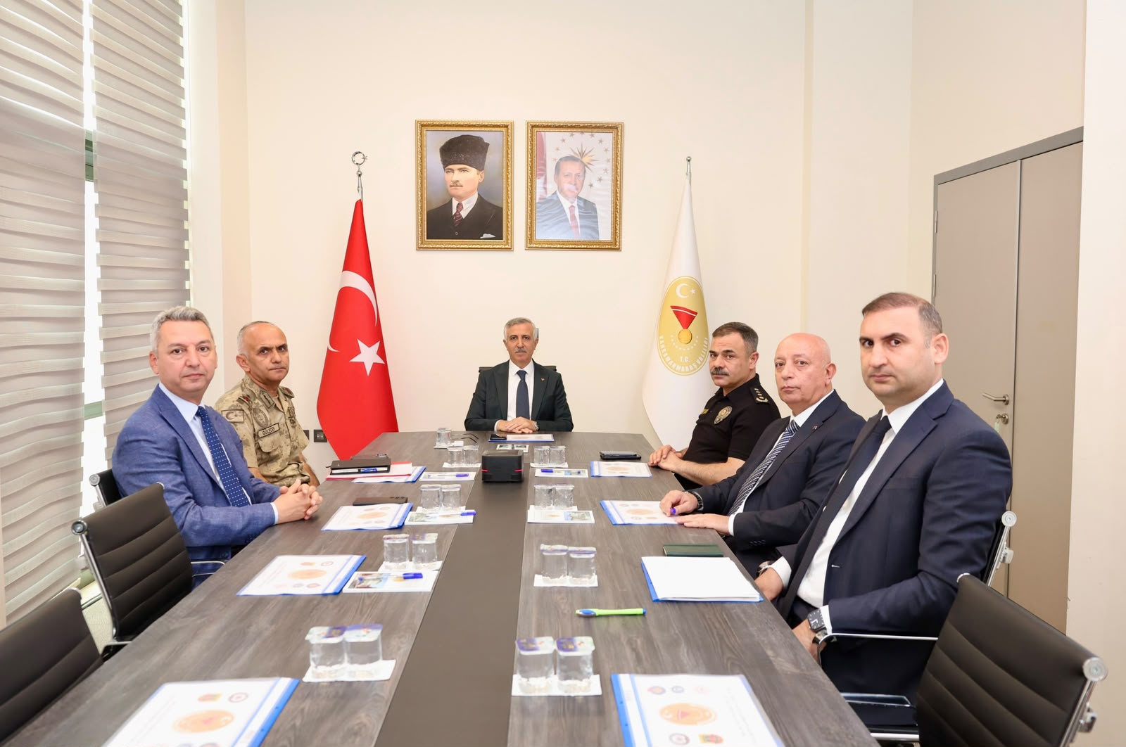 2026-2027 Akademik Yılı Üniversite Koordinasyon Toplantısı, Kahramanmaraş Valisi Mükerrem Ünlüer’in Başkanlığında Gerçekleştirildi Toplantıda, yeni akademik yılda kentteki üniversitelerde eğitim-öğretim faaliyetlerinin güvenli ve
