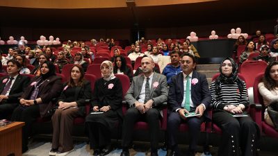 Büyükşehir Belediyesi öncülüğünde gerçekleştirilen farkındalık programında uzman hekimler, meme kanseri