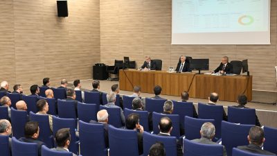 Vali Mükerrem Ünlüer başkanlığında gerçekleştirilen İl Koordinasyon Kurulu Toplantısı’na katılan