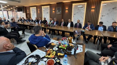 Yeniden Refah Partisi Kahramanmaraş İl Başkanı Muhammed Aydoğar, basın mensuplarıyla
